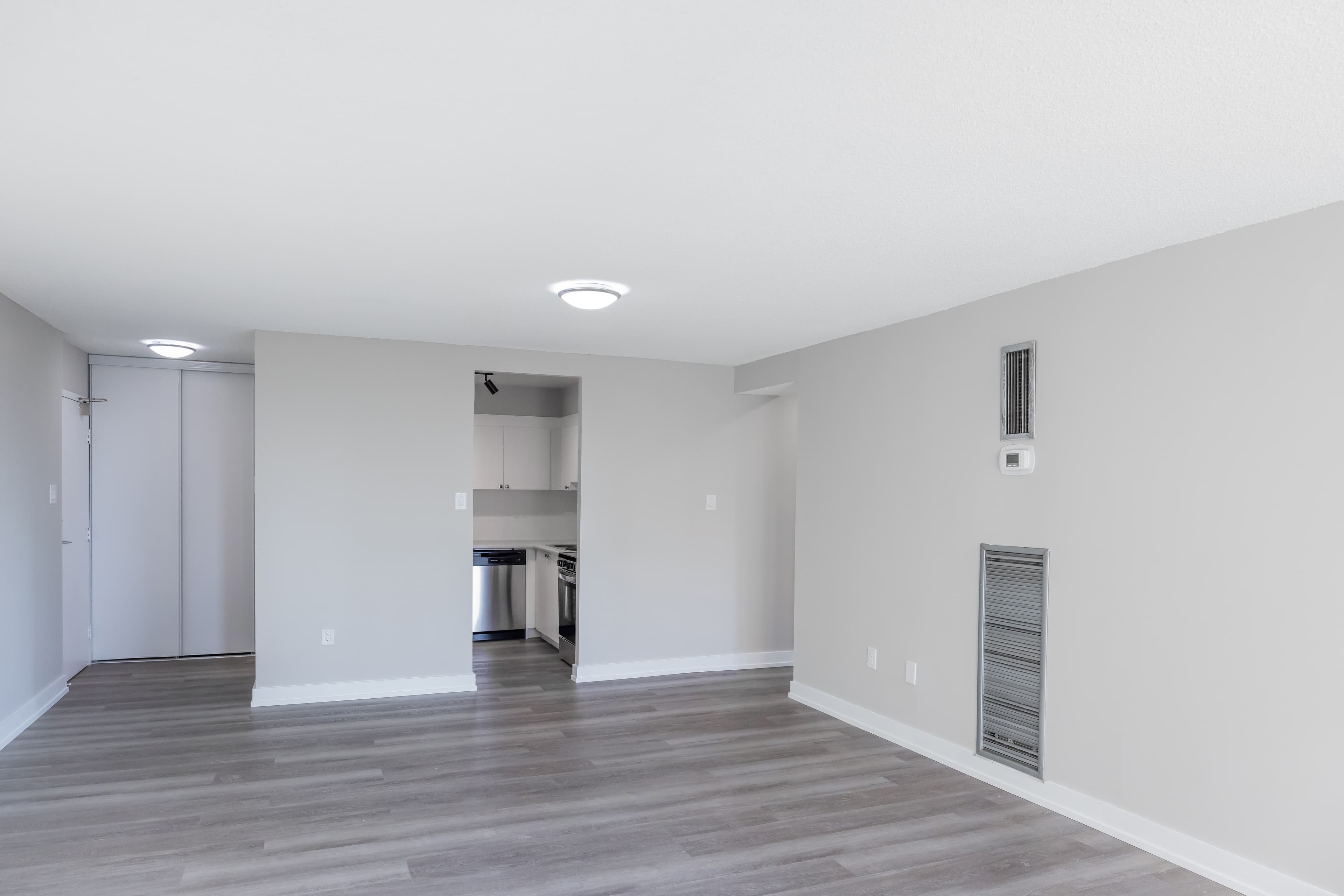 Kaneff — Unit C - Photo 6