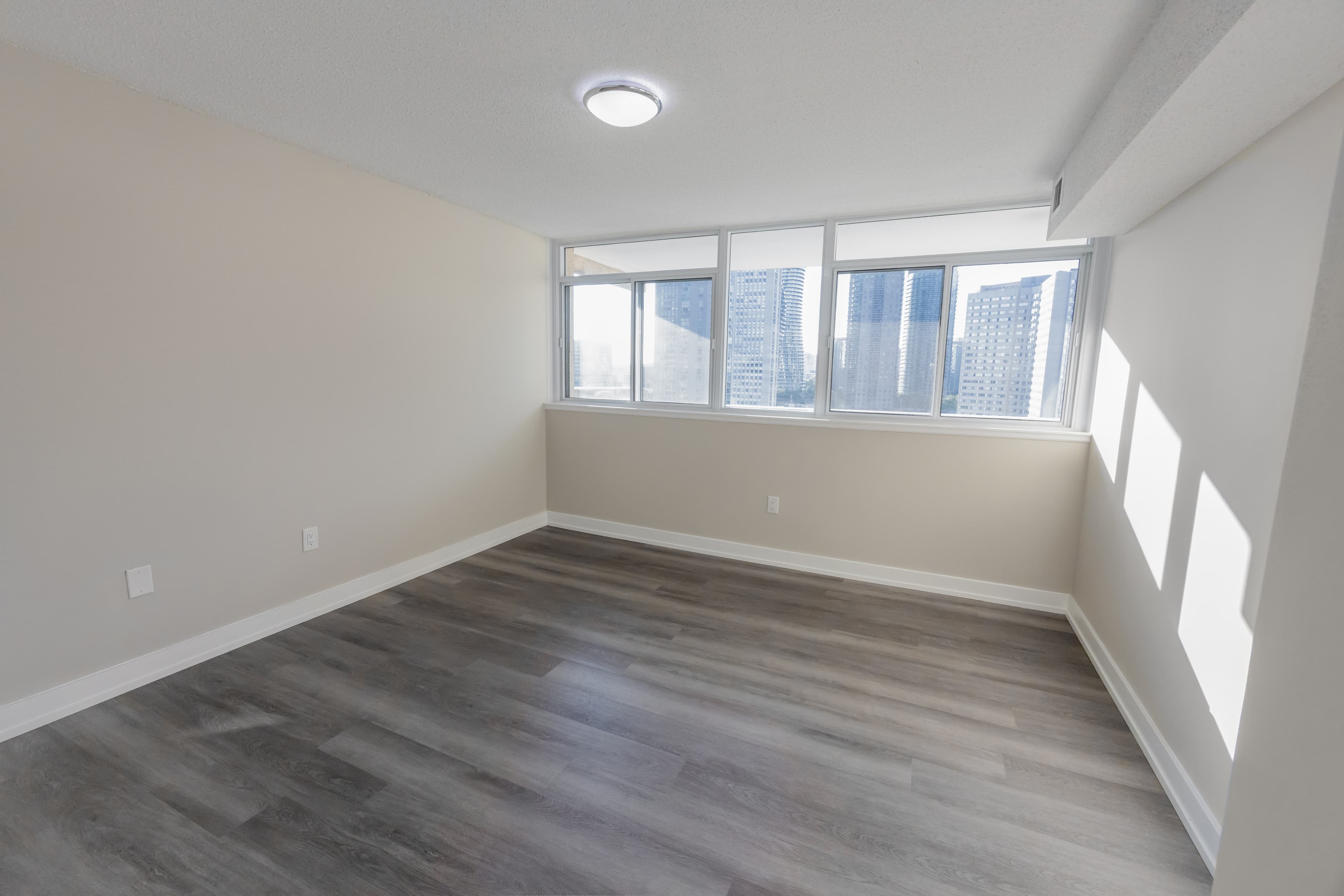 Kaneff — Unit C - Photo 11