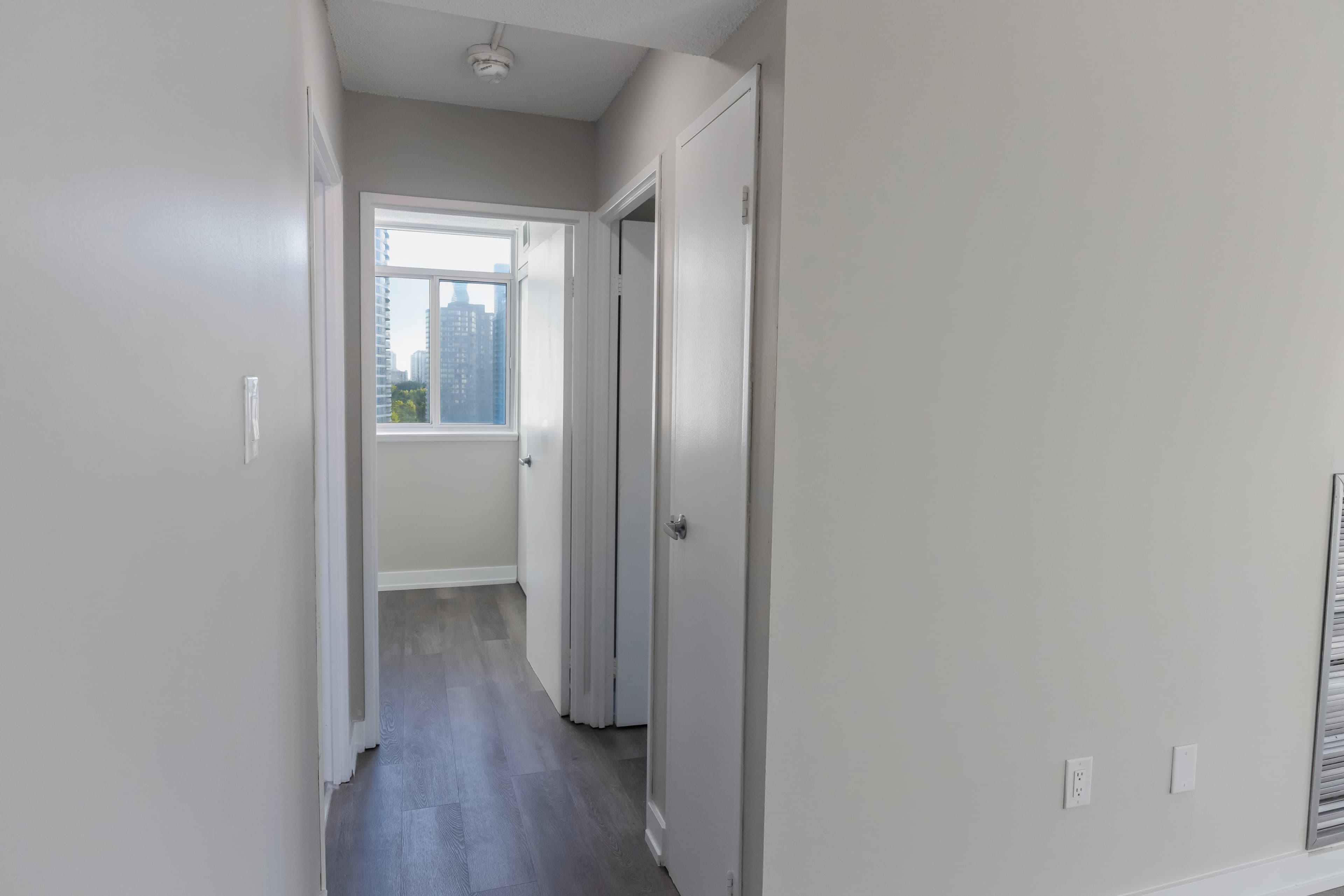 Kaneff — Unit C - Photo 9