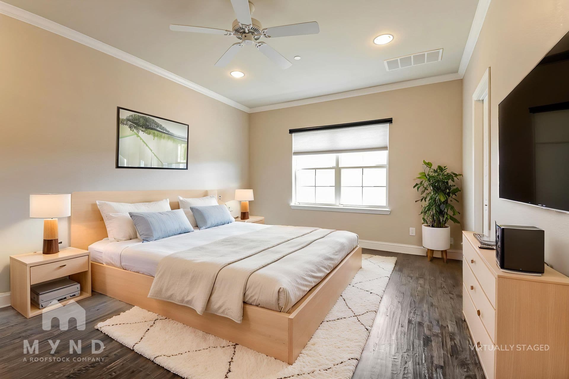 MYND — 3 Bedroom(s) and 2.5 Bathroom(s) - Photo 4