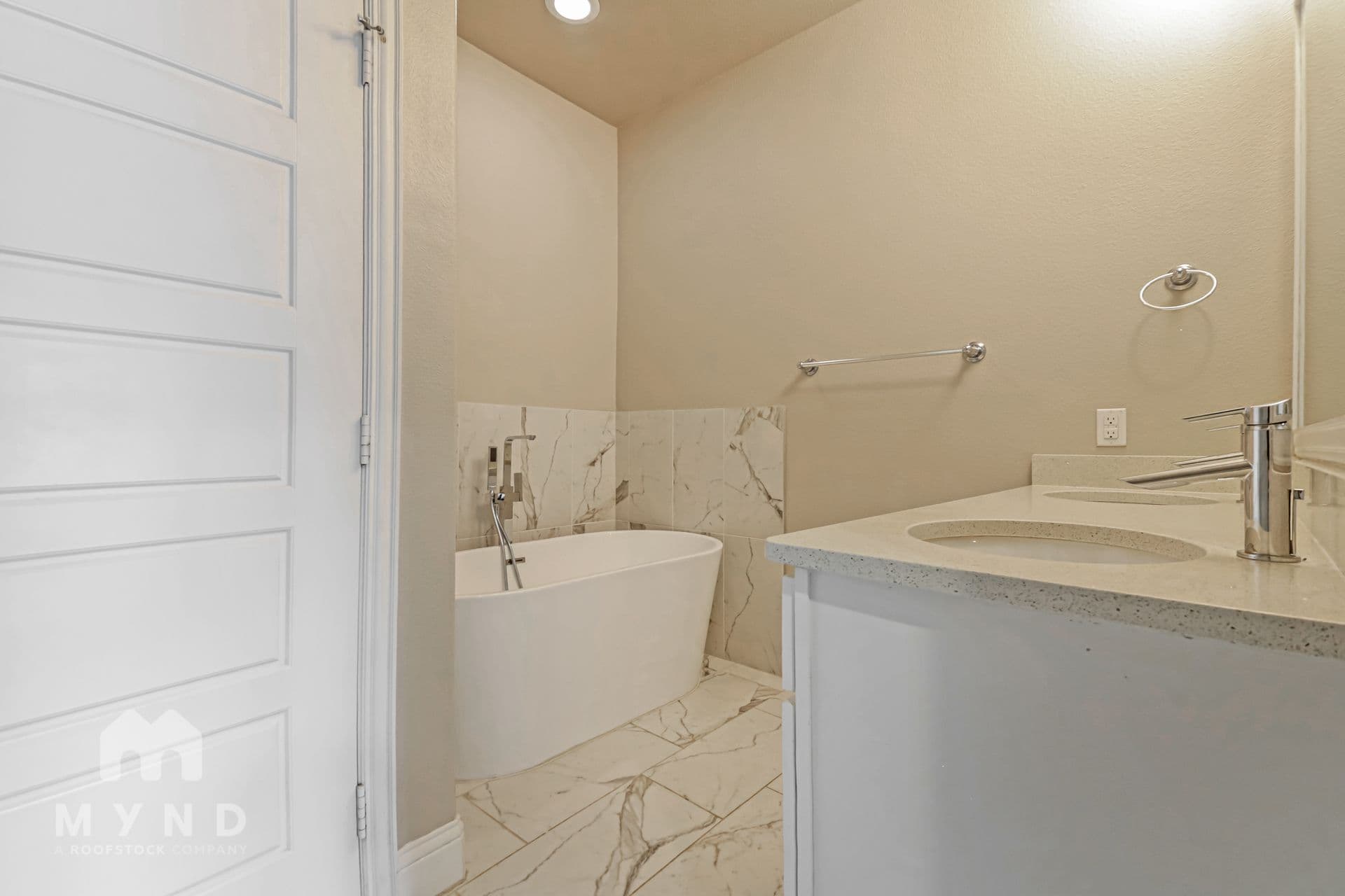 MYND — 3 Bedroom(s) and 2.5 Bathroom(s) - Photo 15