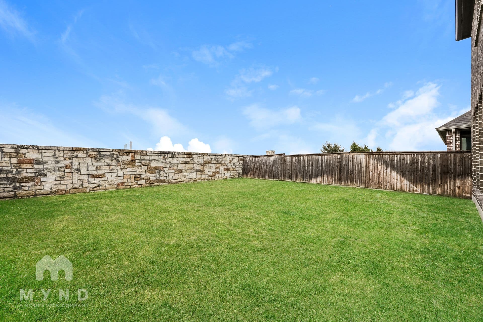 MYND — 3 Bedroom(s) and 3.5 Bathroom(s) - Photo 25