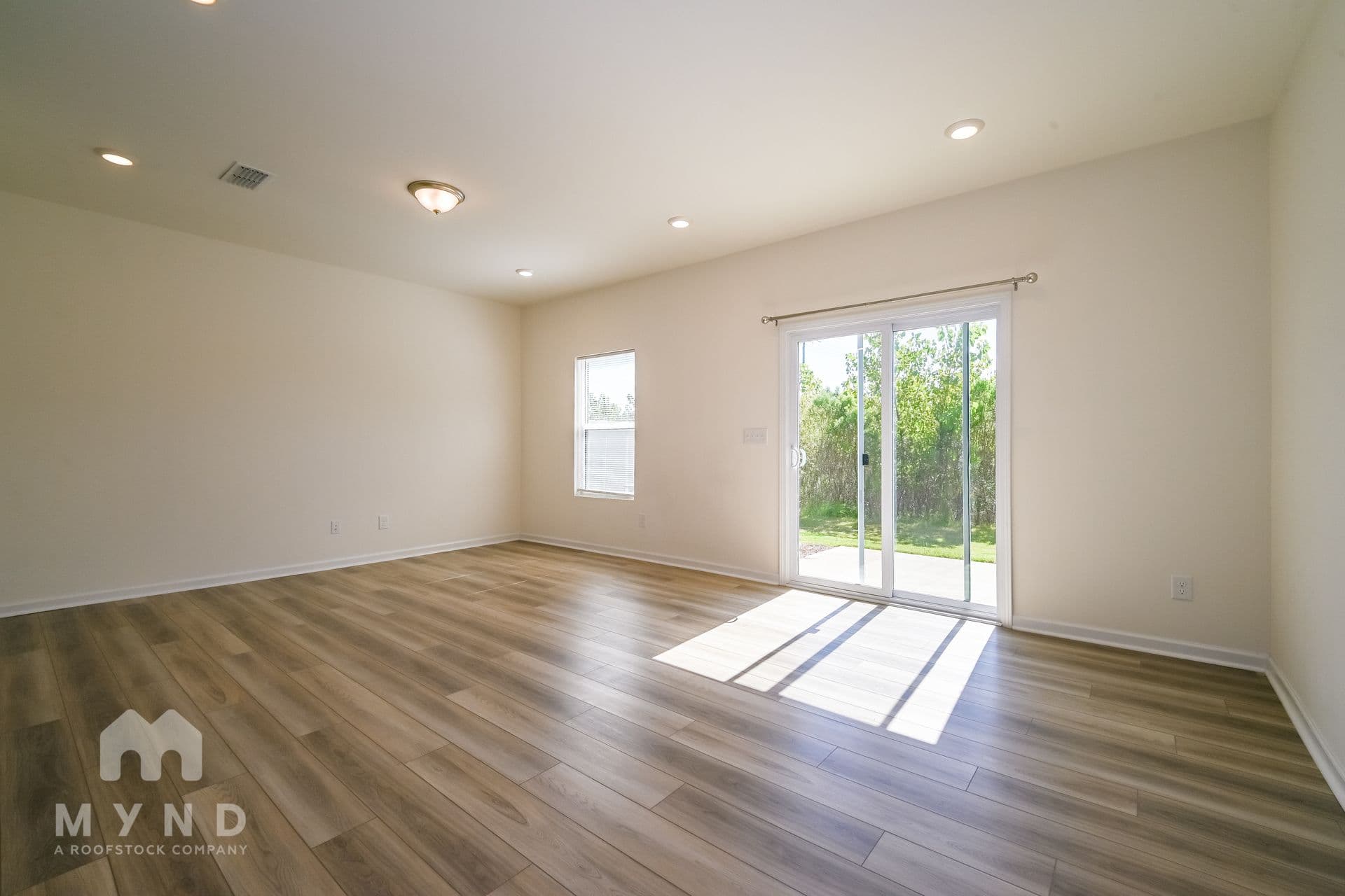 MYND — 3 Bedroom(s) and 2.5 Bathroom(s) - Photo 9