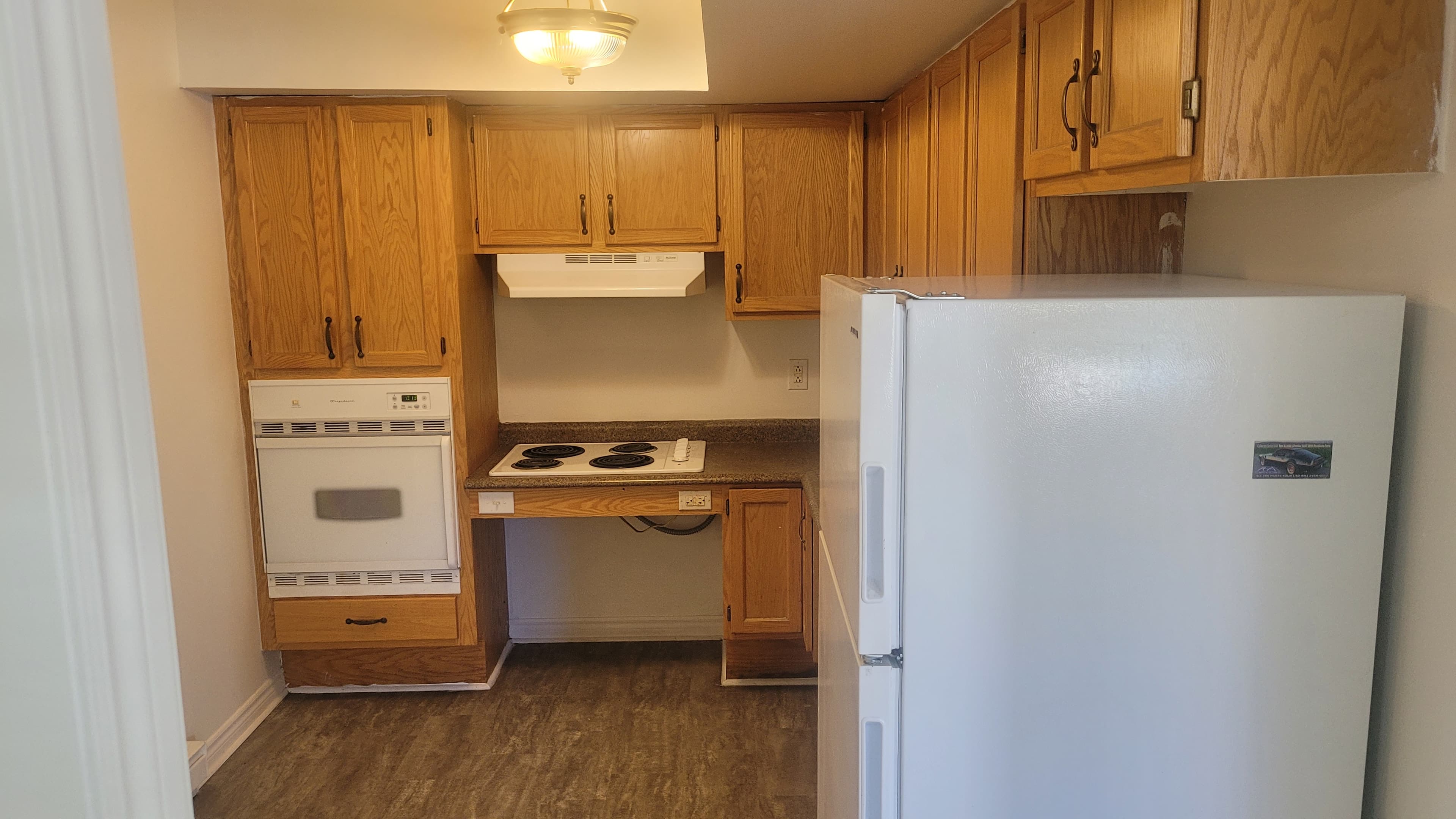 Whitehall Apartments — 43-0001 - Photo 5