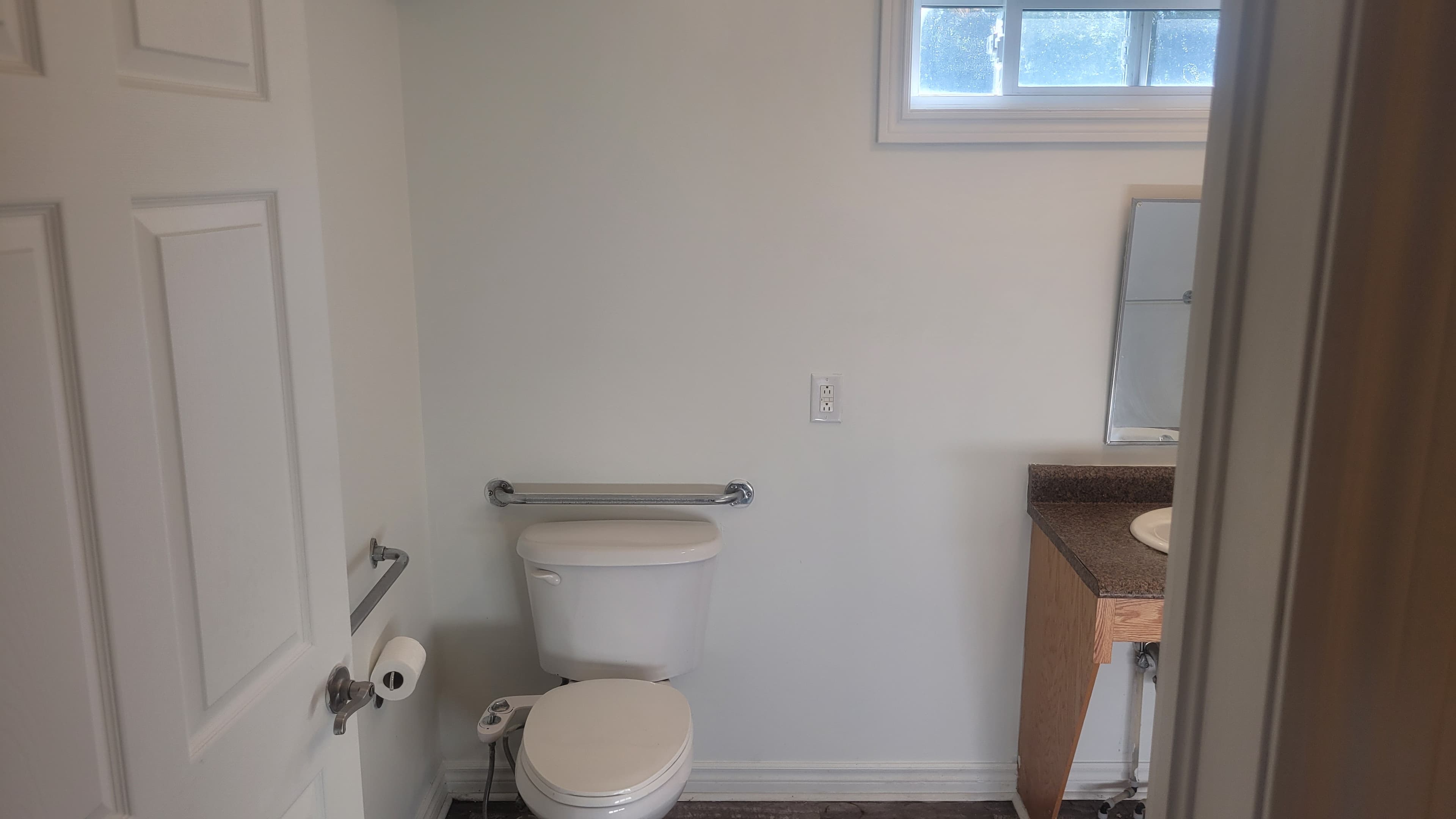 Whitehall Apartments — 43-0001 - Photo 11