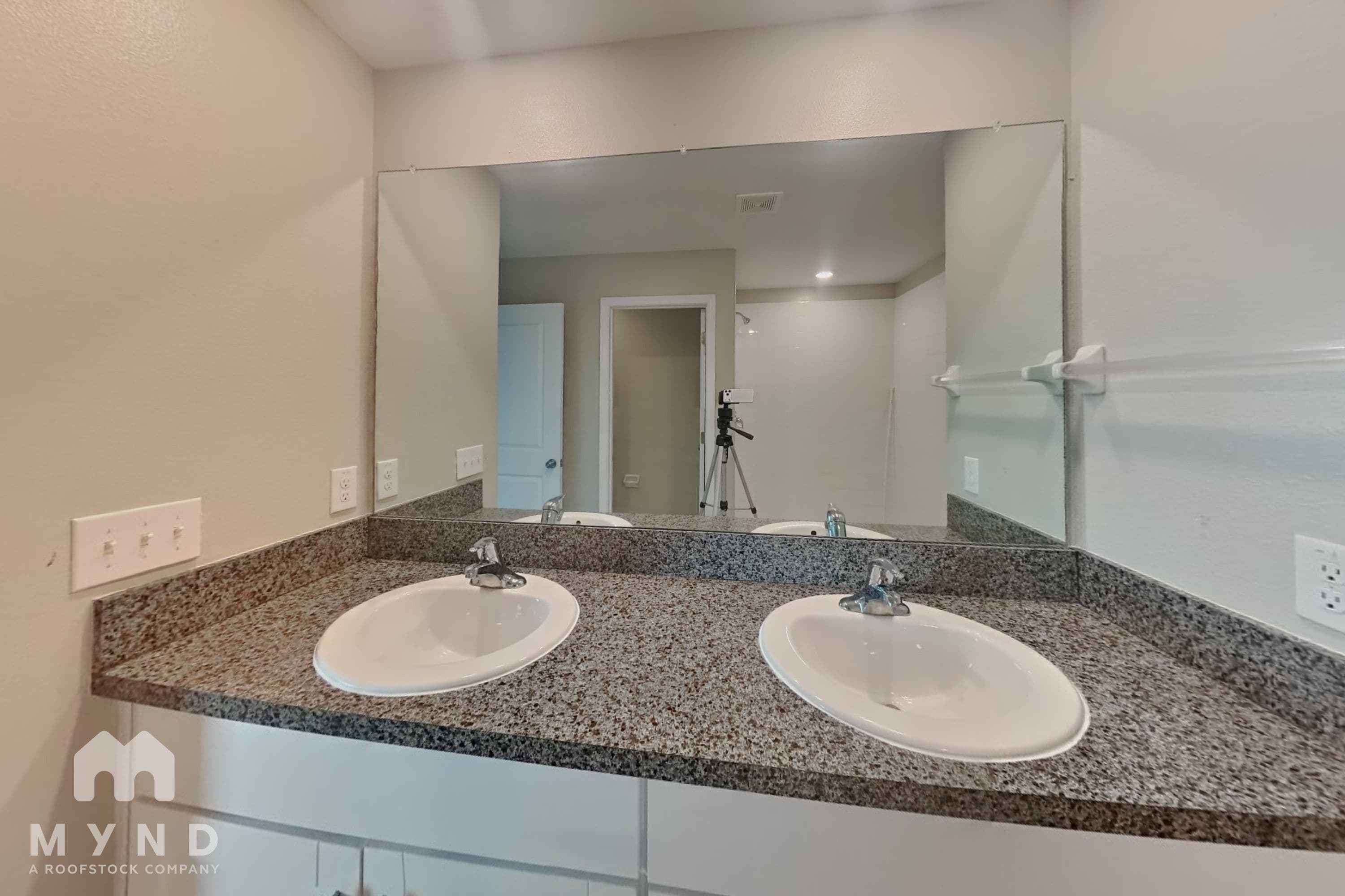 MYND — 4 Bedroom(s) and 2.5 Bathroom(s) - Photo 12