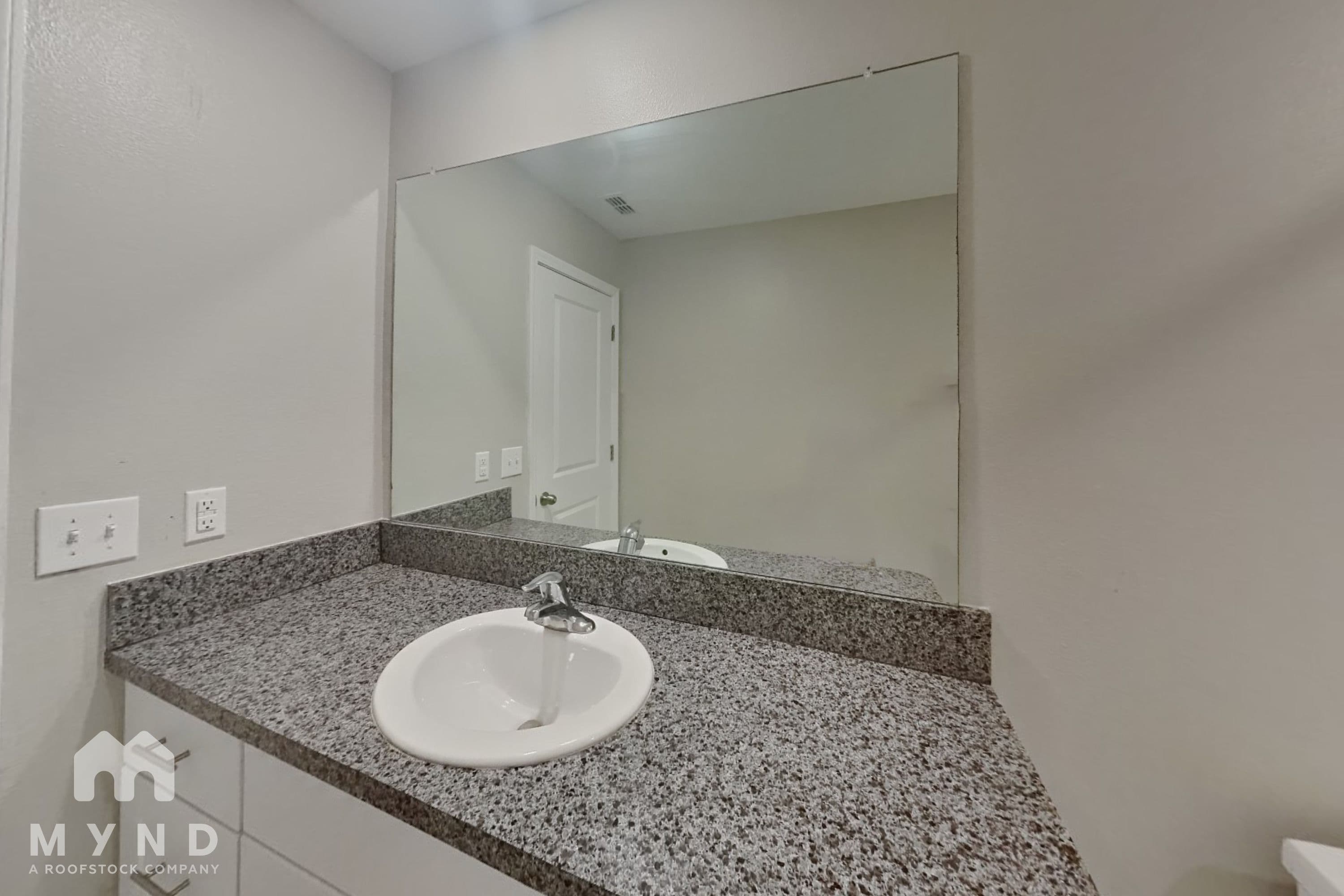 MYND — 4 Bedroom(s) and 2.5 Bathroom(s) - Photo 18