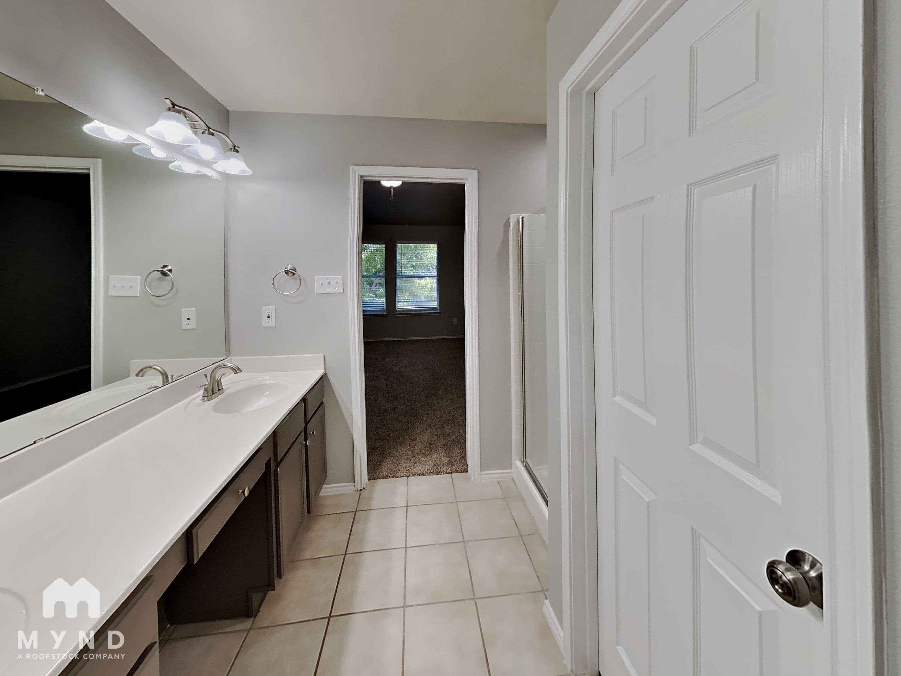 MYND — 5 Bedroom(s) and 2.5 Bathroom(s) - Photo 16