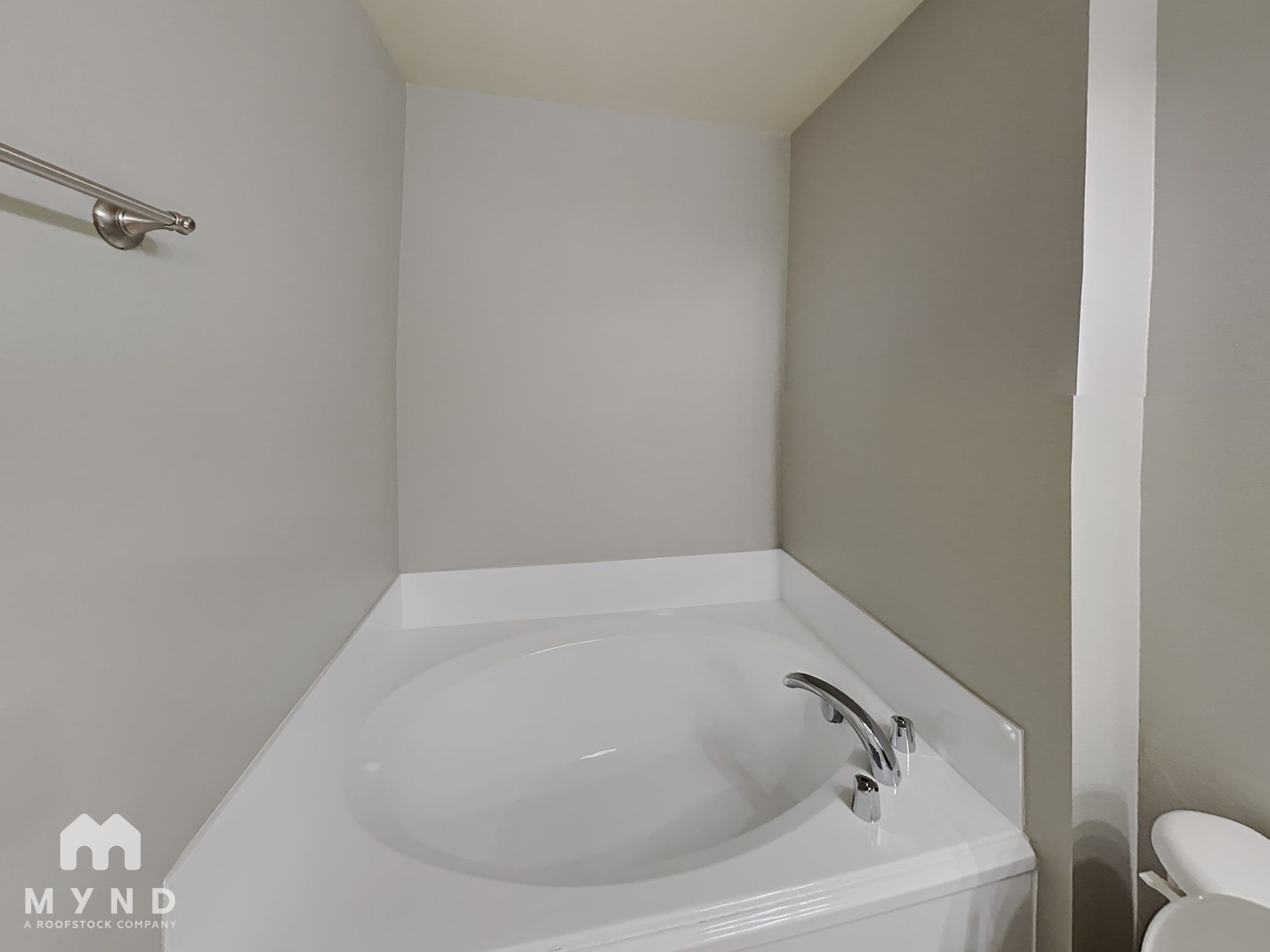 MYND — 5 Bedroom(s) and 2.5 Bathroom(s) - Photo 17