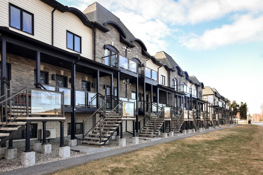 Lake Avenue by Brigil ( Carleton Place ) — 2 Bedroom - Photo 3
