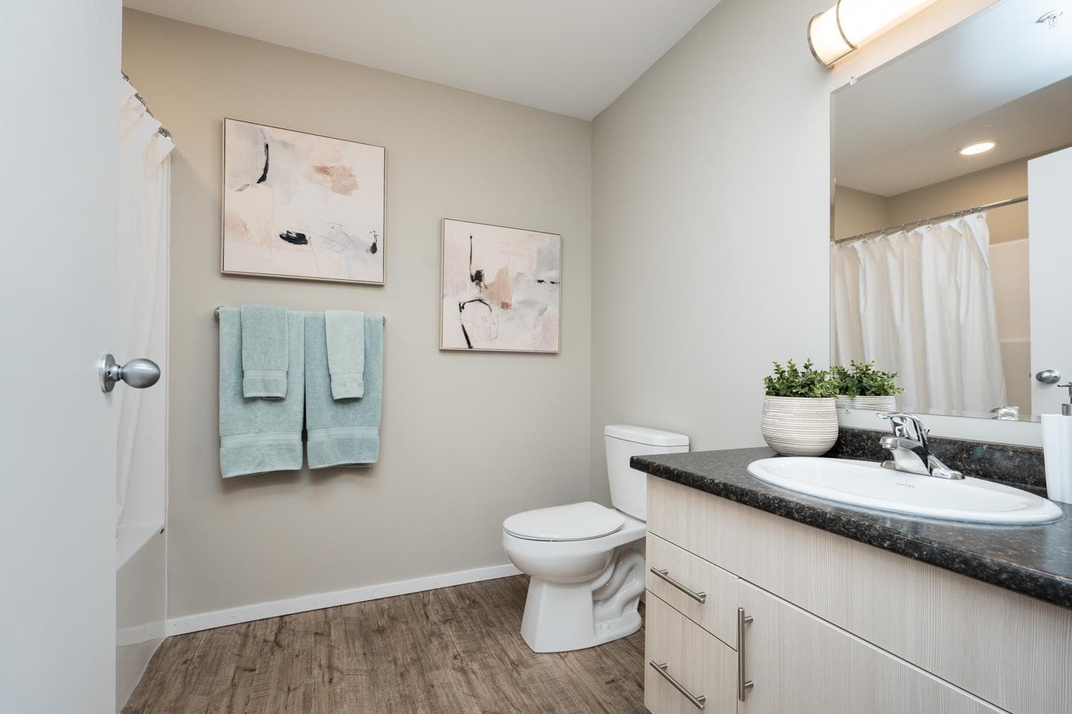 Highland Views Apartments — Three Bedroom Two Bath - Photo 13