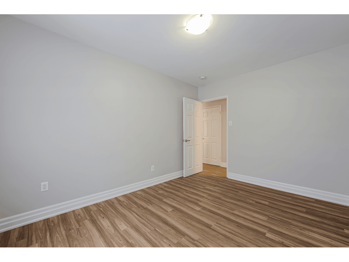 107 Redpath Avenue - Photo 11