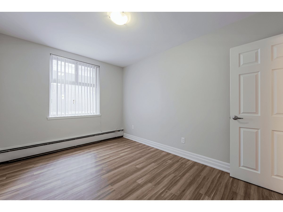 107 Redpath Avenue - Photo 12