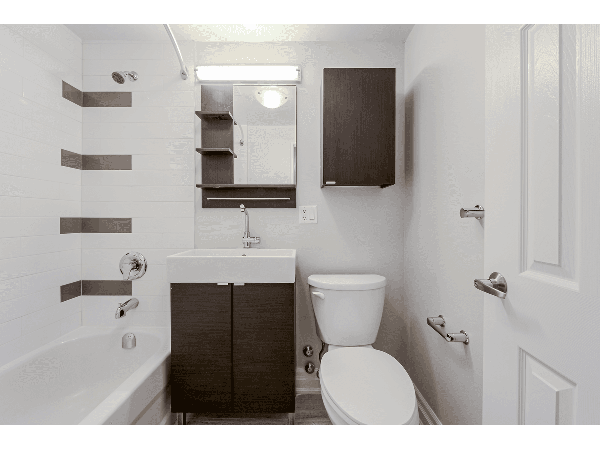 107 Redpath Avenue - Photo 15