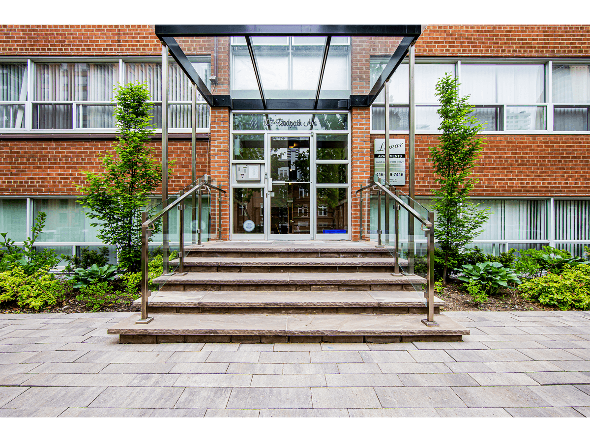 107 Redpath Avenue - Photo 17