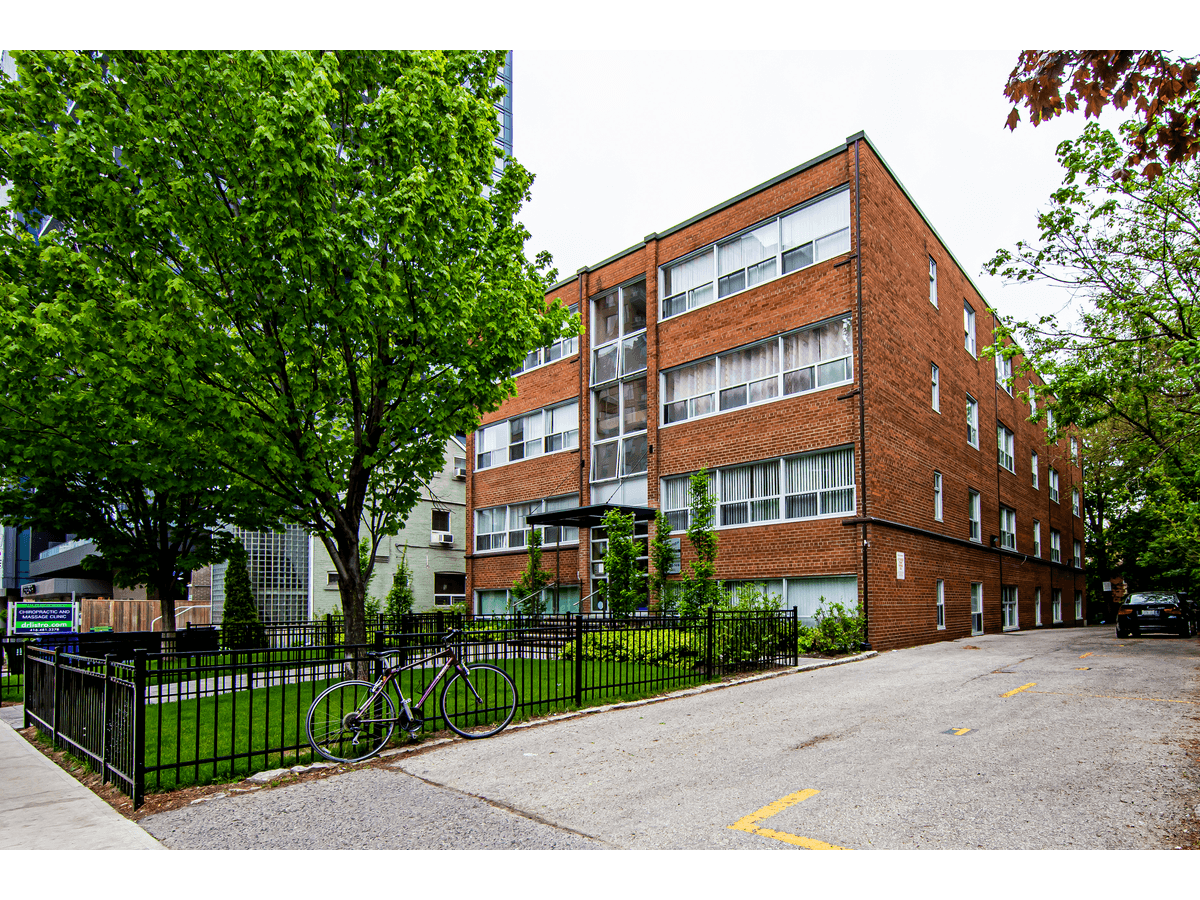 107 Redpath Avenue - Photo 19