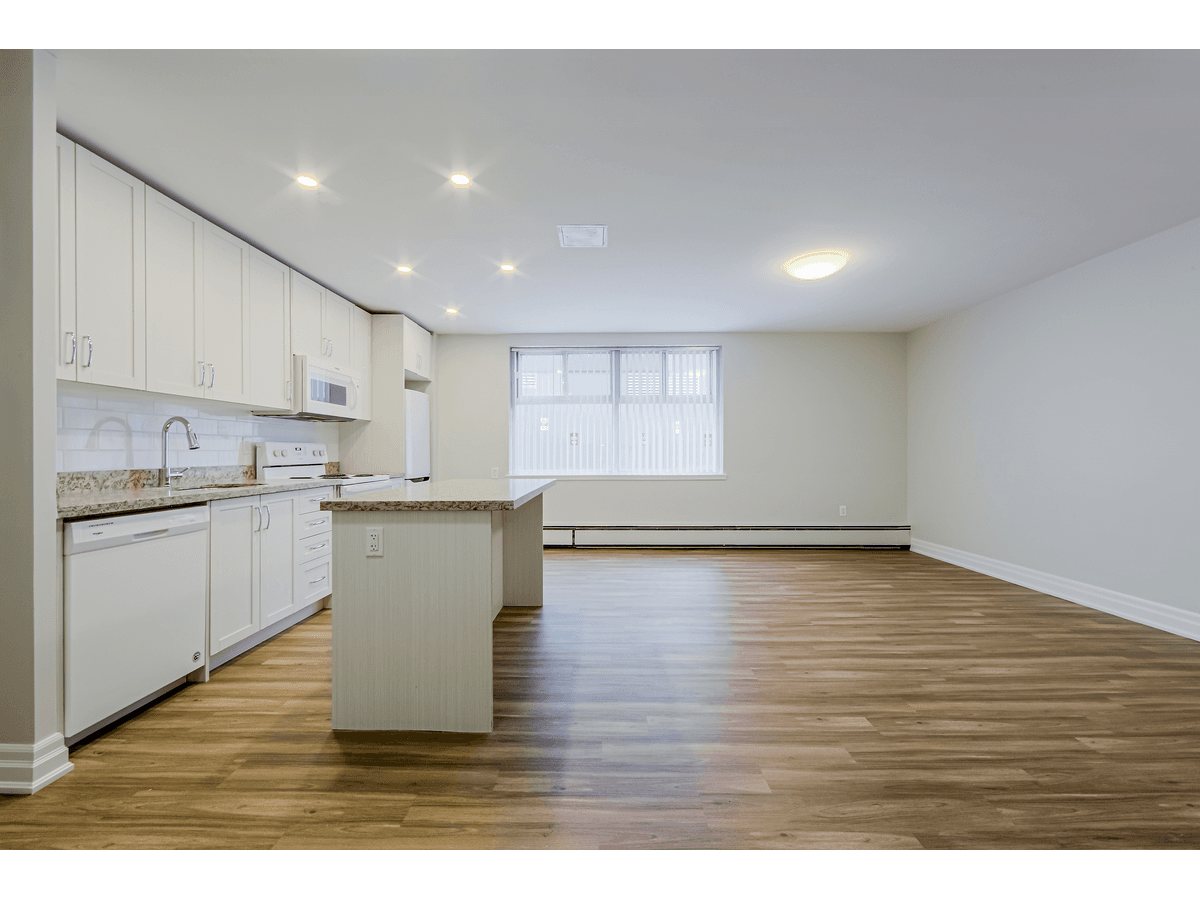 107 Redpath Avenue - Photo 6