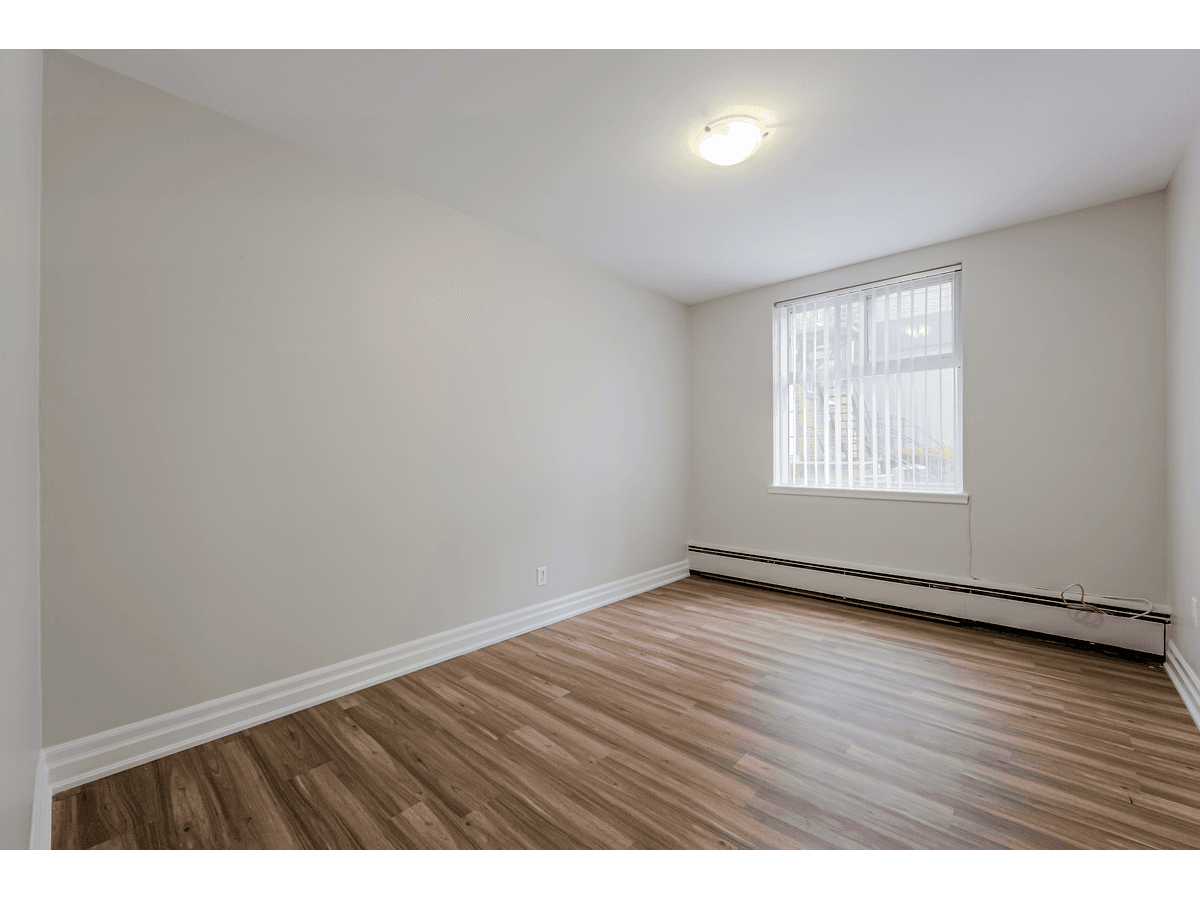 107 Redpath Avenue - Photo 10