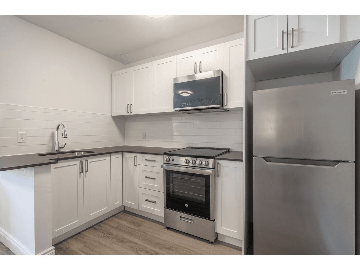 608 Church Street — Studio - Photo 9
