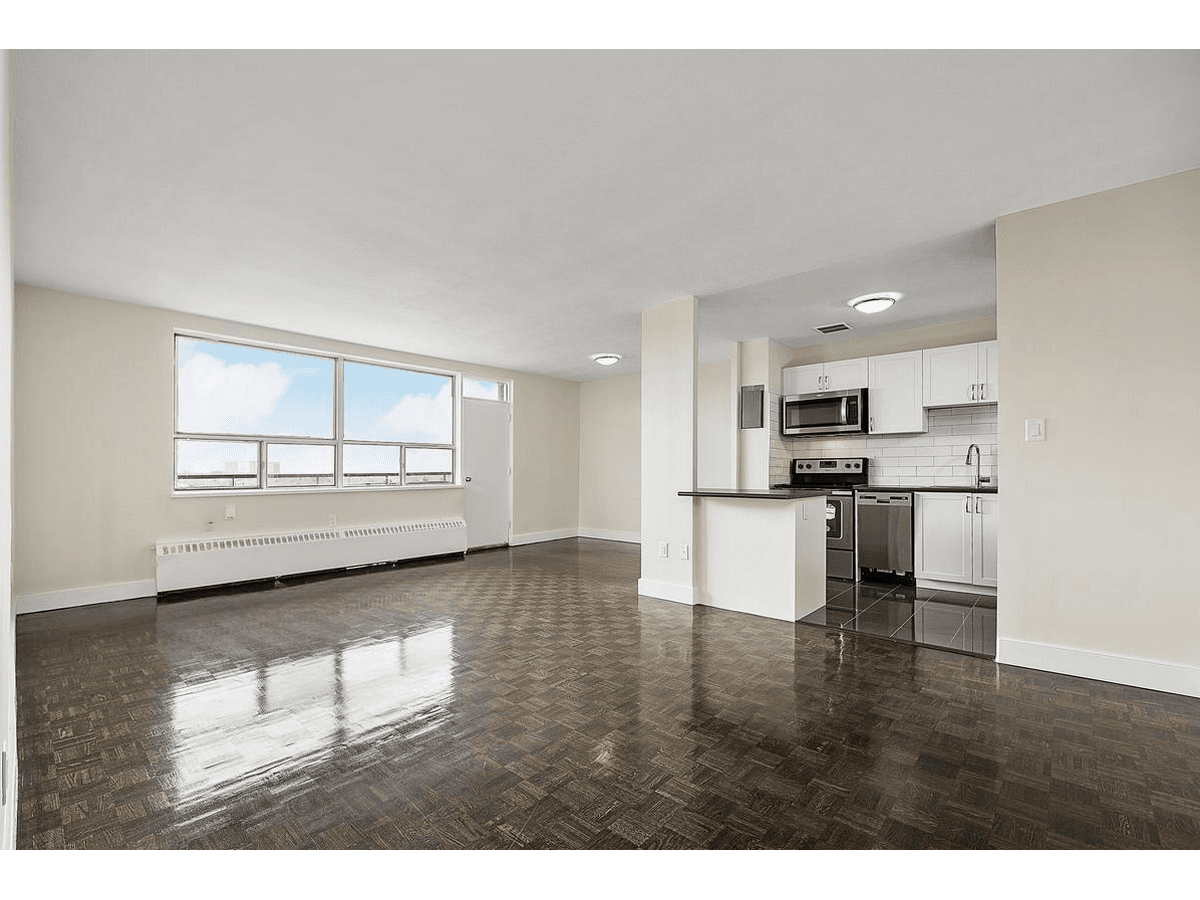 1450 Sheppard Avenue West — 1 BEDROOM - Photo 2