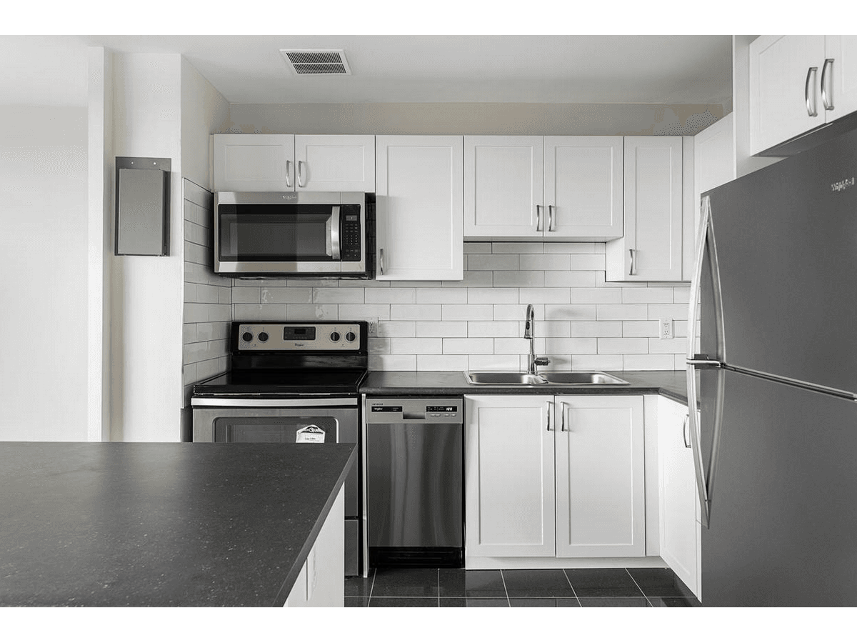 1450 Sheppard Avenue West — 1 BEDROOM - Photo 7