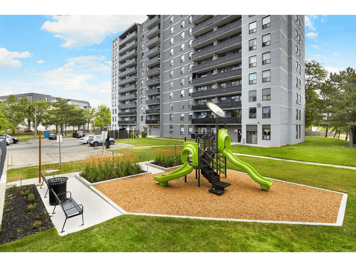 7110 Darcel ave - Photo 15