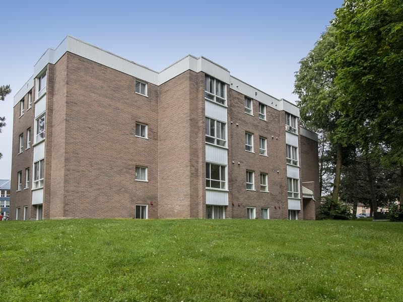 760-800 Laurier Boulevard — 3 bedrooms - Photo 2