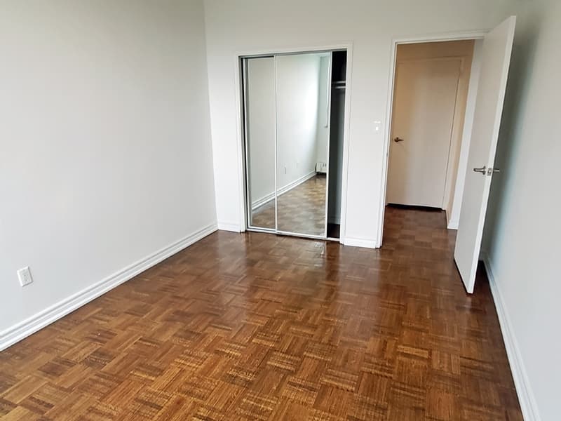 9 Kingsbridge Court — 3 bedrooms - Photo 2