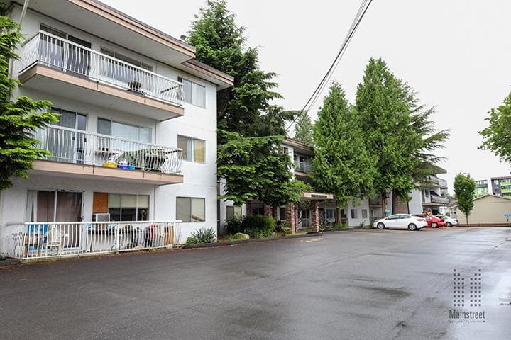 Villa Vista Apartments — Bachelor - Photo 9