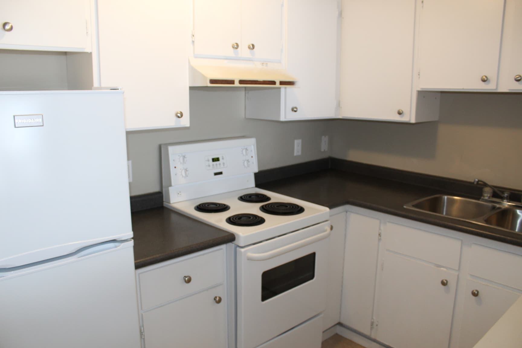 Floyd Manor - Photo 10