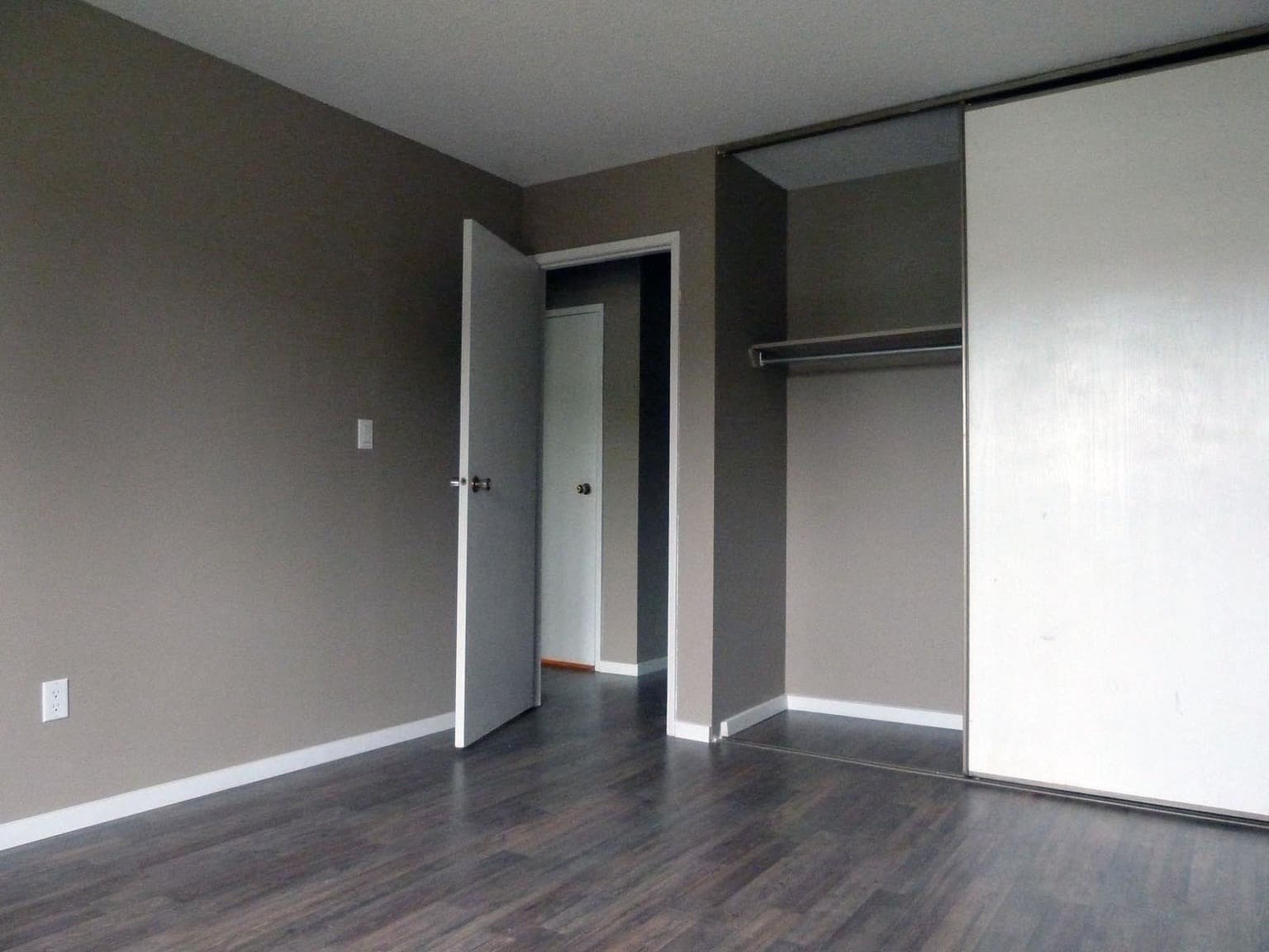 Huntsville Apartments — Bachelor - Photo 13