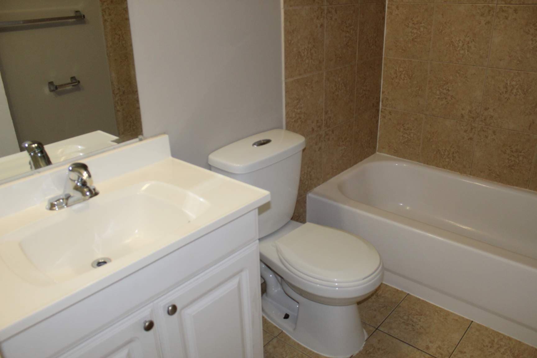 Huntsville Apartments — Bachelor - Photo 8