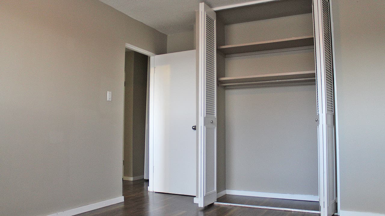 Westbrook Manor — 2 bedroom - Photo 4