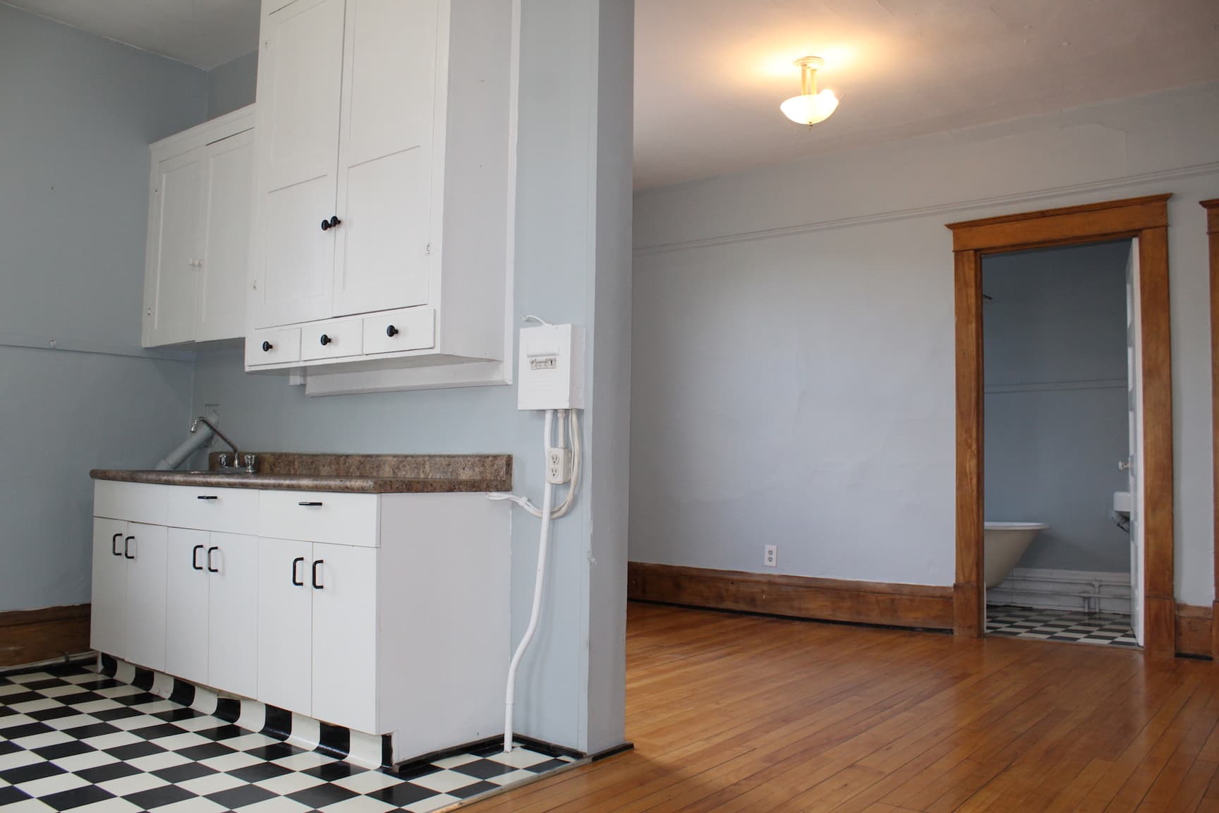Coronation Place — 2 bedroom - Photo 3