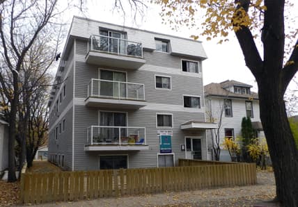 Capricorn Apartments — 2 bedroom - Photo 1