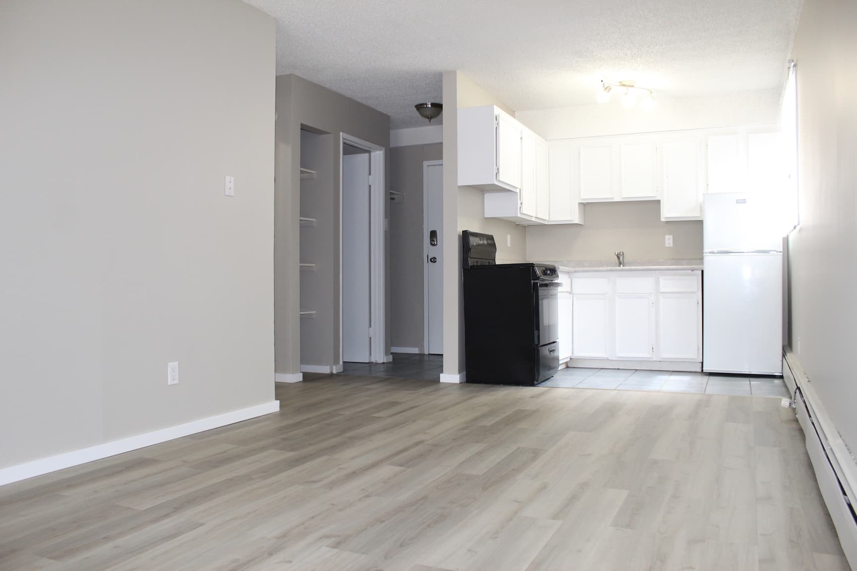 Diane Apartments 1 — 2 bedroom - Photo 2