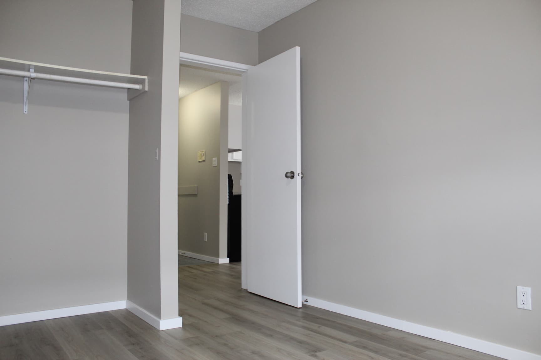 Diane Apartments 1 — 2 bedroom - Photo 4