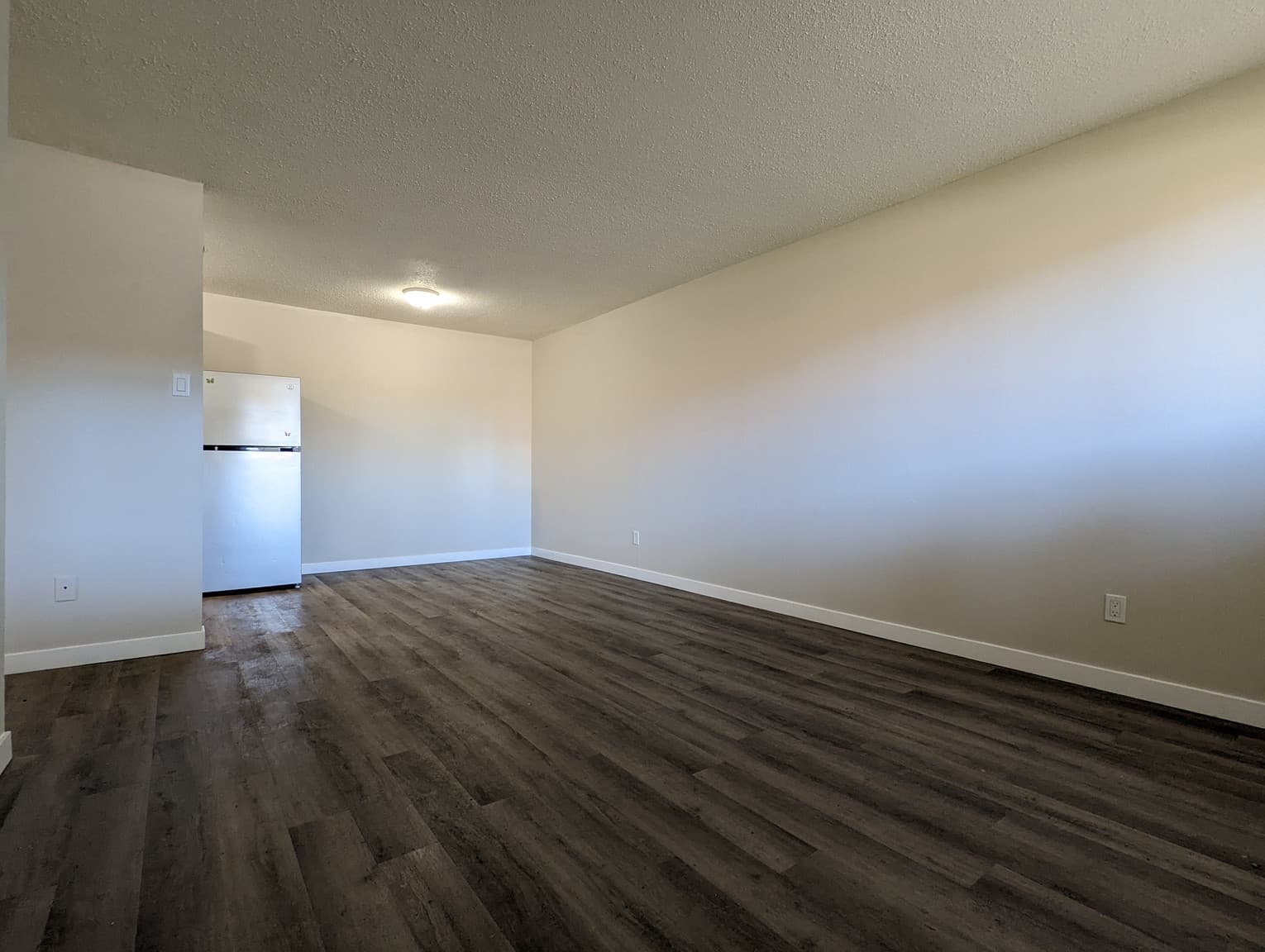 Lancelot Apartments - Photo 3