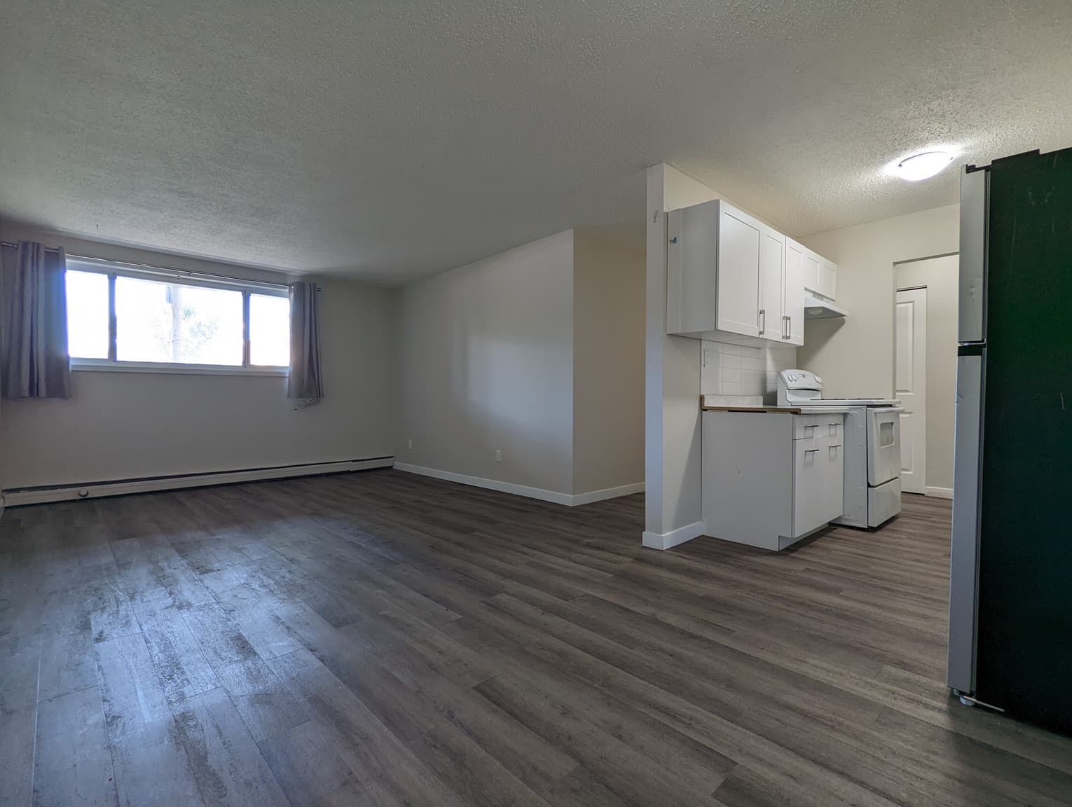 Lancelot Apartments - Photo 4