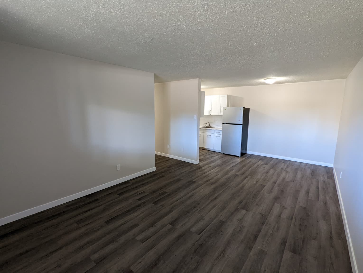 Lancelot Apartments - Photo 5