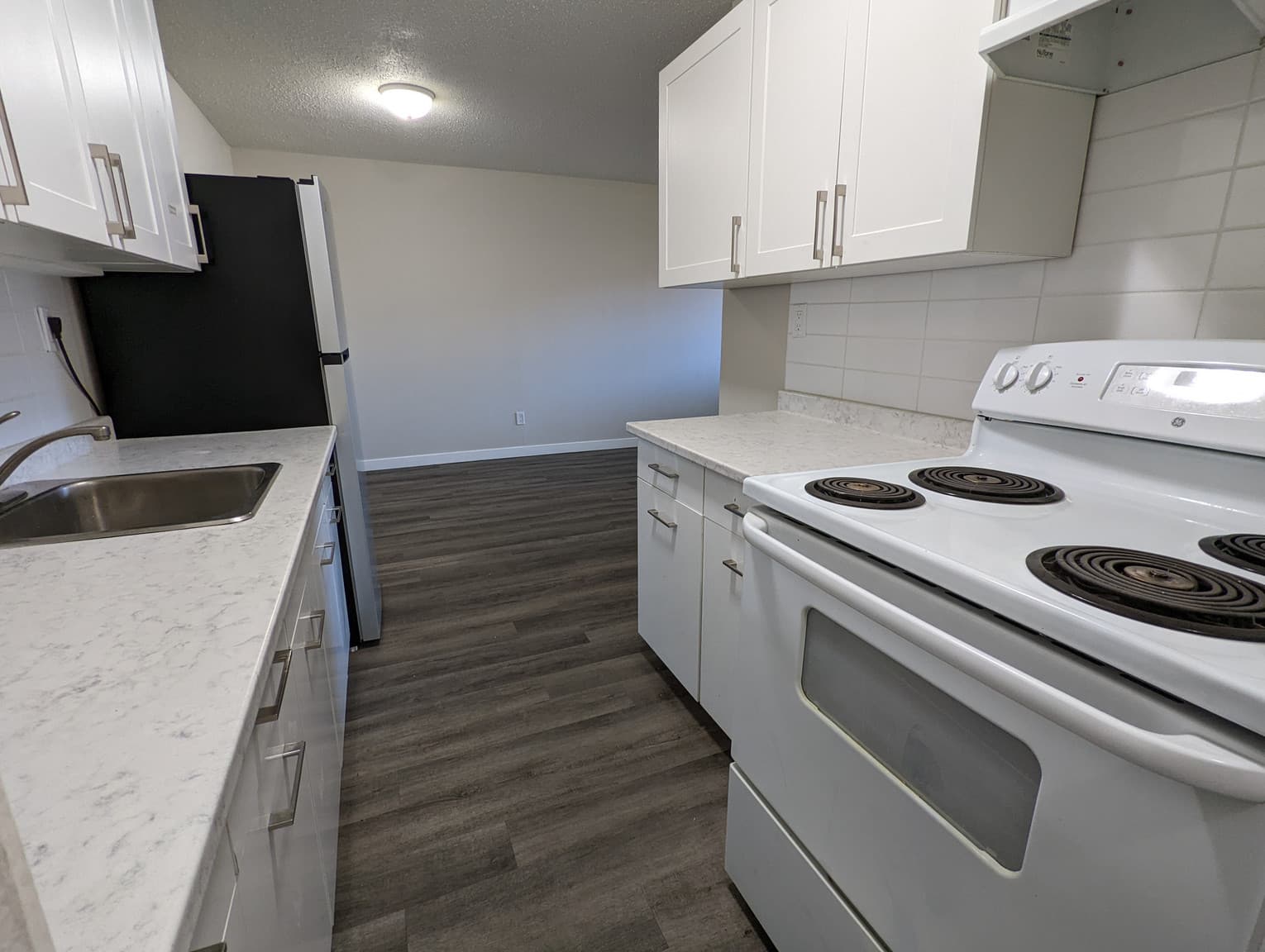 Lancelot Apartments - Photo 6