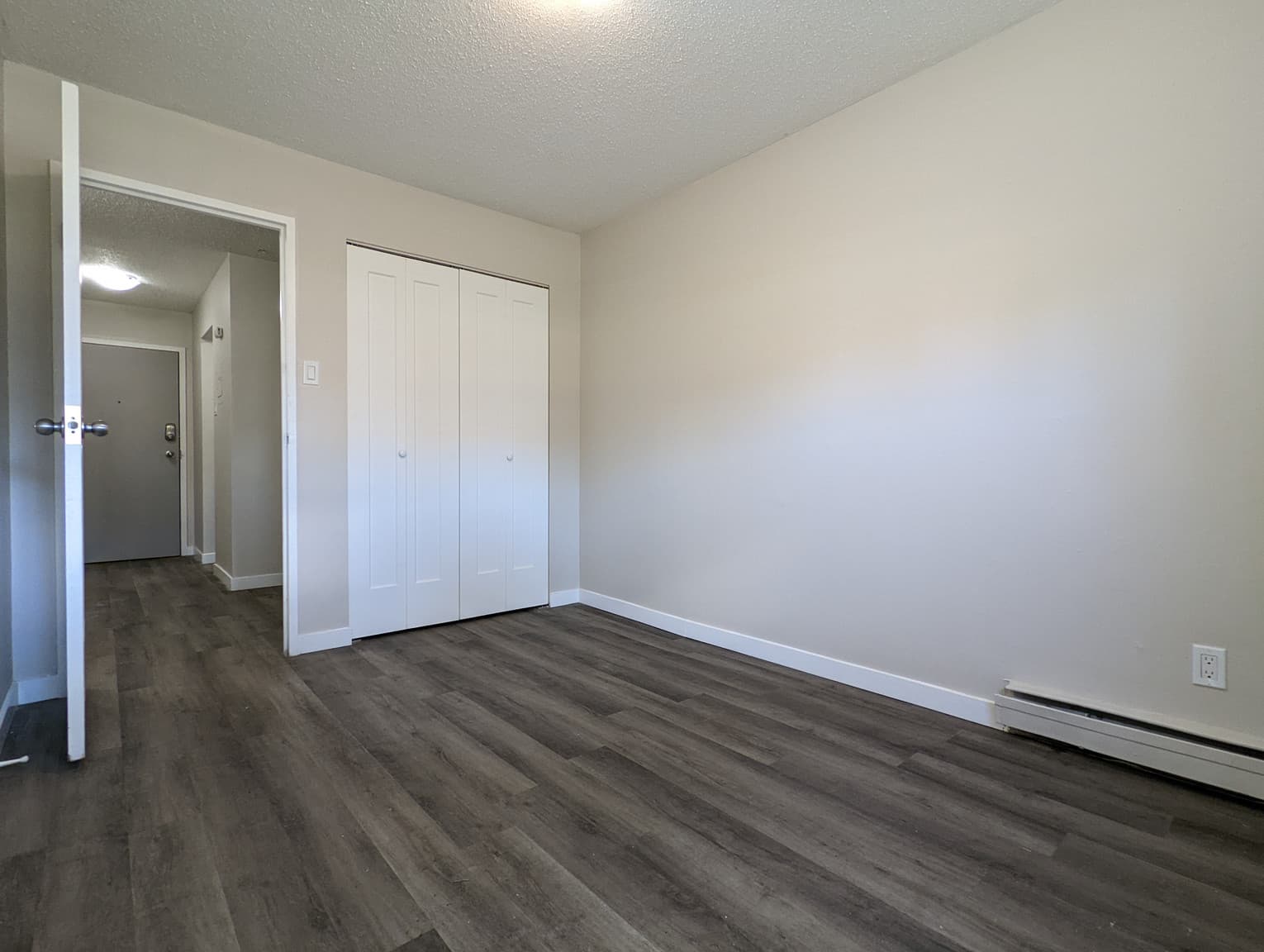 Lancelot Apartments - Photo 9