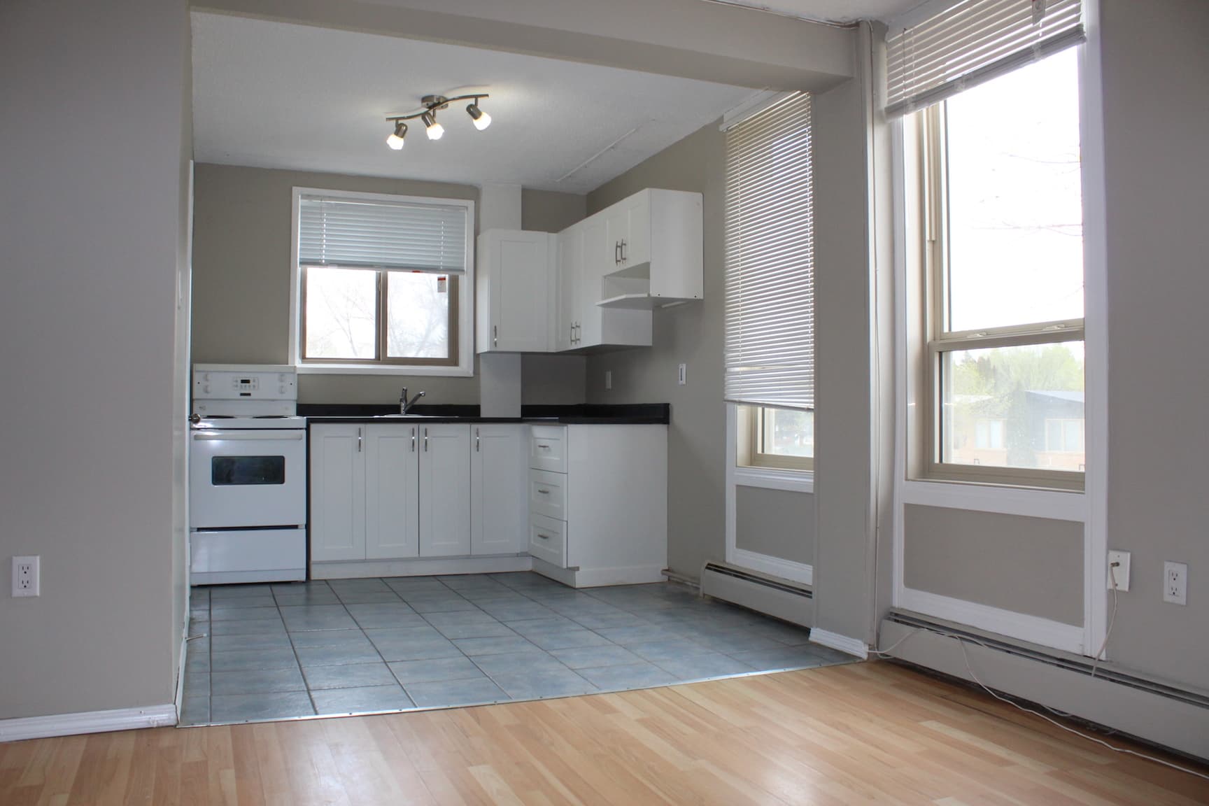 Laurentian Apartments — Bachelor - Photo 2