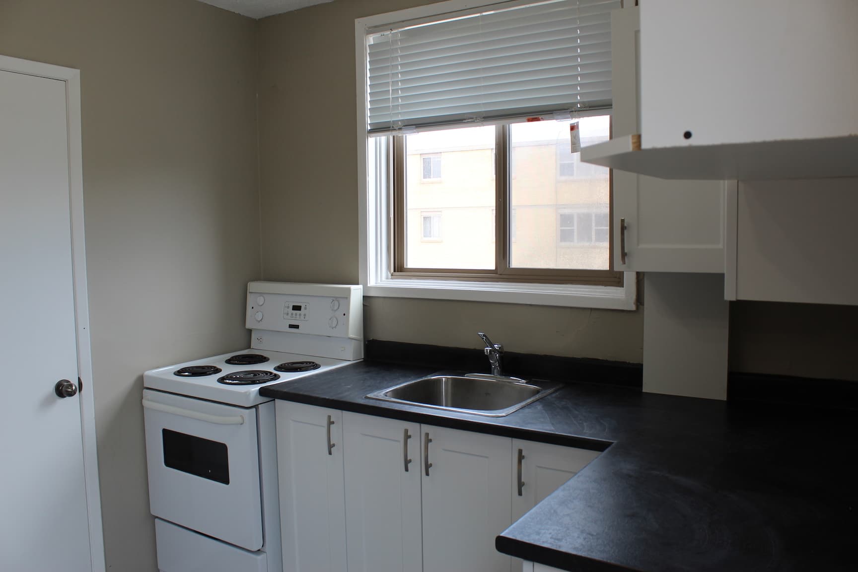 Laurentian Apartments — Bachelor - Photo 12