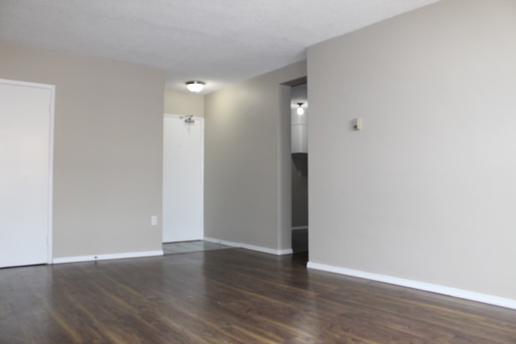 Laurentian Apartments — Bachelor - Photo 3