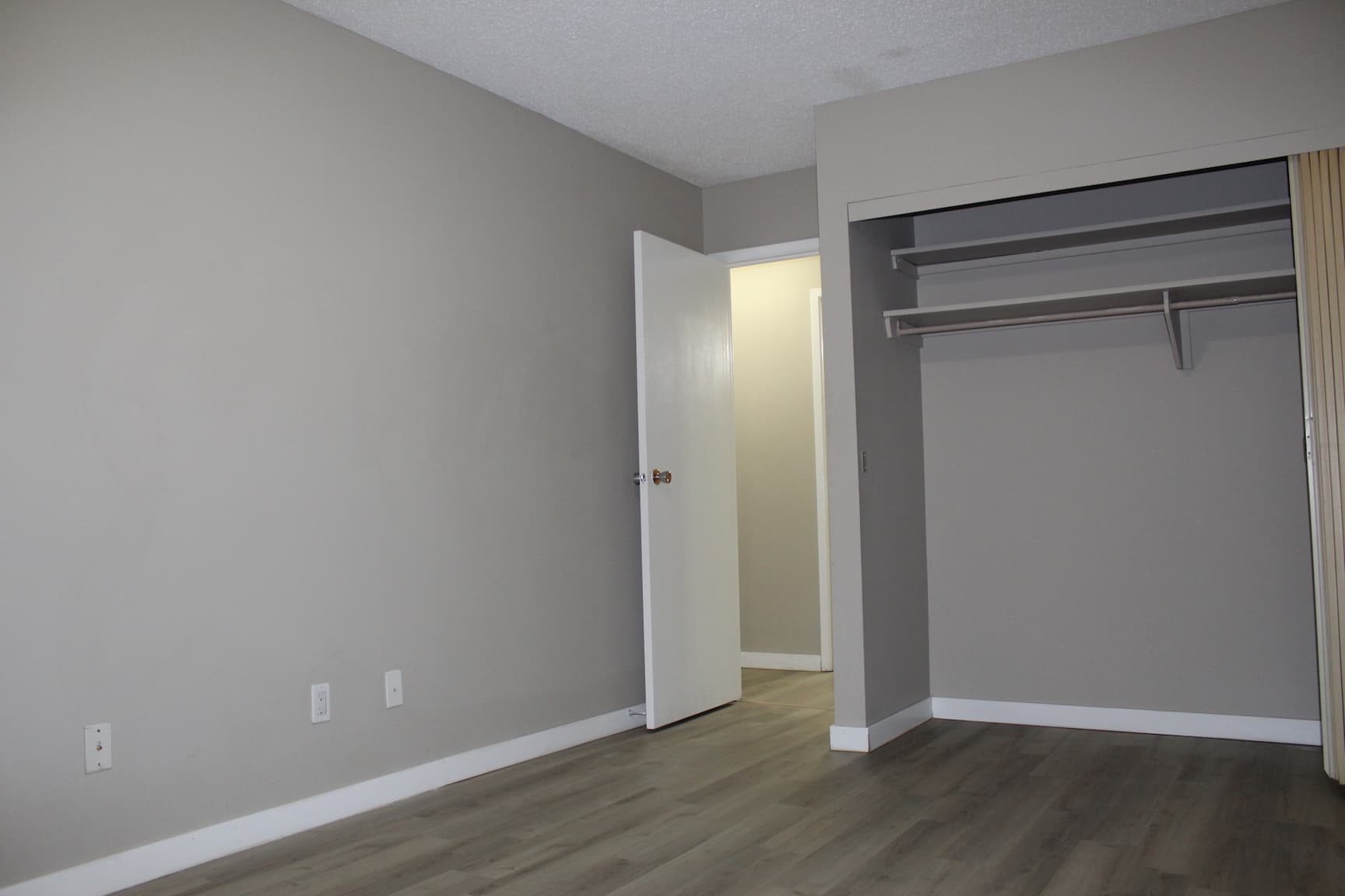 Twilight Manor - Photo 4