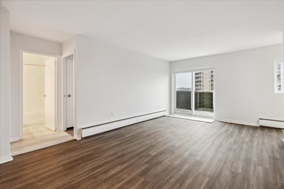 Frontenac Apartments — apartment/condo - Photo 8