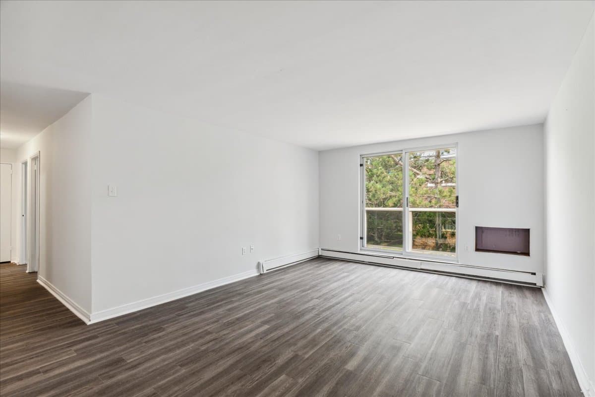 Colonial Court — apartment/condo - Photo 8