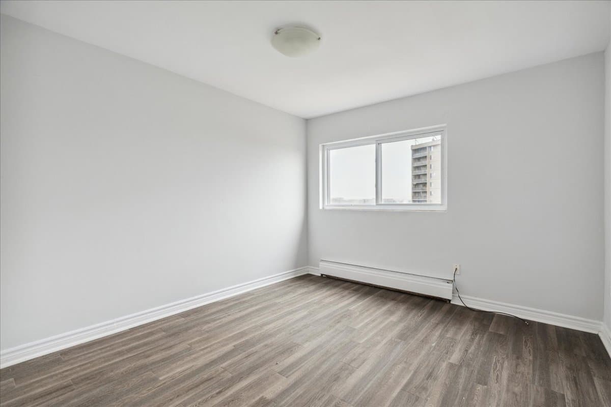 Frontenac Apartments — apartment/condo - Photo 13