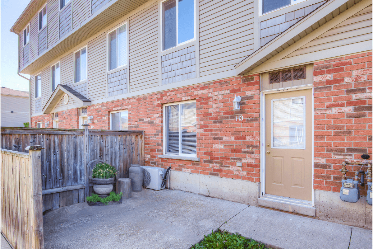 265 Lawrence Avenue Townhomes - Photo 5